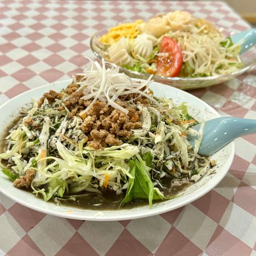 伊万里中華の天狗屋飯店、季節の料理健康黒酢冷麺の写真