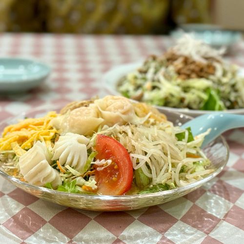 伊万里中華の天狗屋飯店、季節の料理海鮮冷麺の写真