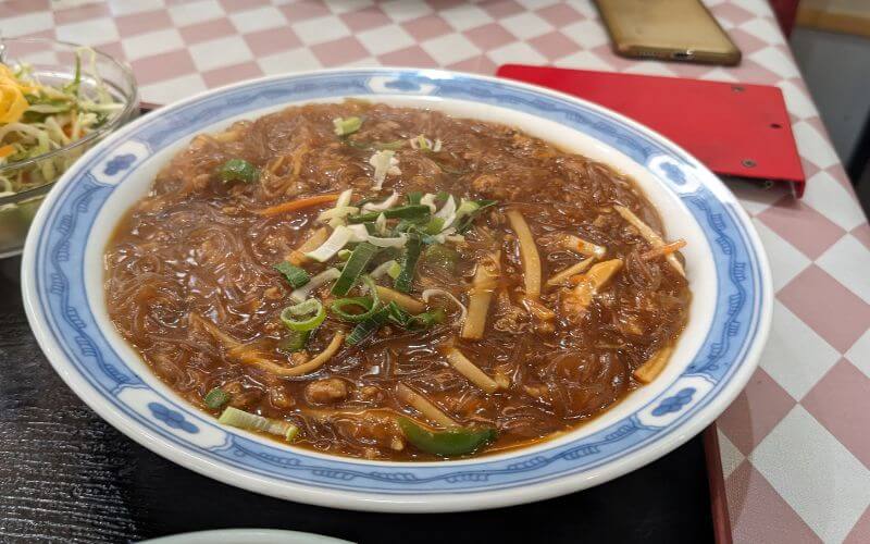 伊万里中華料理天狗屋飯店の料理長おすすめ3月のメニュー麻婆春雨定食の写真